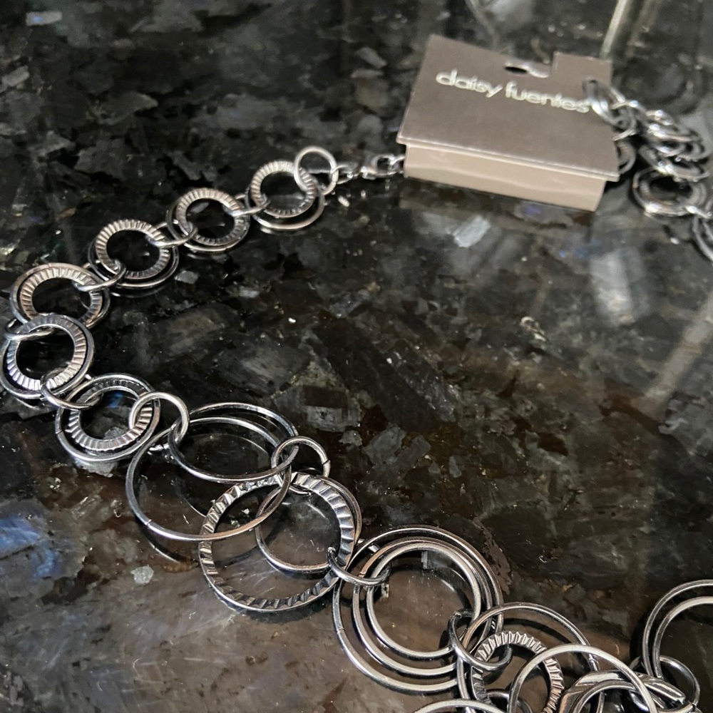 Daisy Fuentes circle necklace